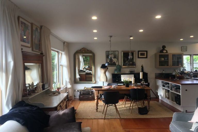 Photo of property in 100 Farnham Street, Mornington, Wellington, 6021