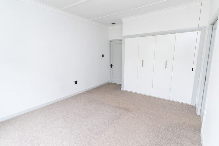 Photo of property in 30c Collins Avenue, Tawa, Wellington, 5028