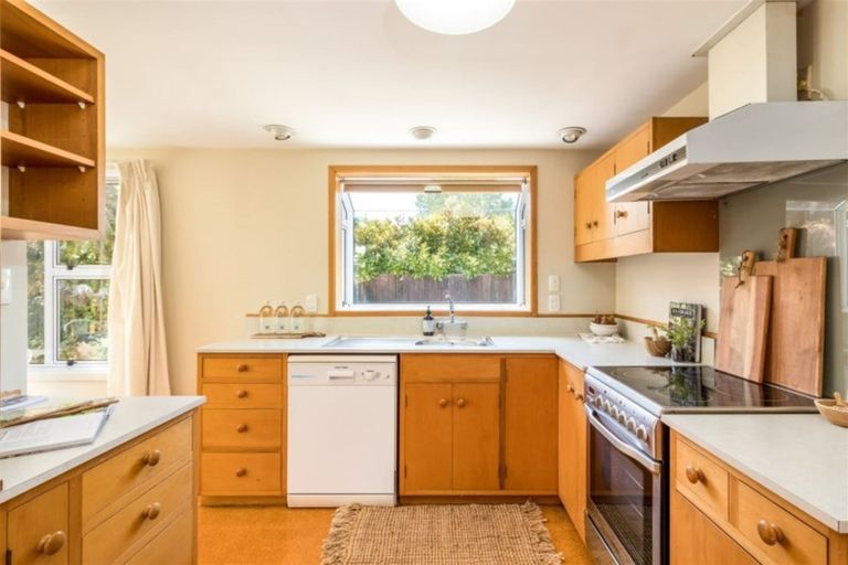 Photo of property in 6 Thornycroft Street, Fendalton, Christchurch, 8052