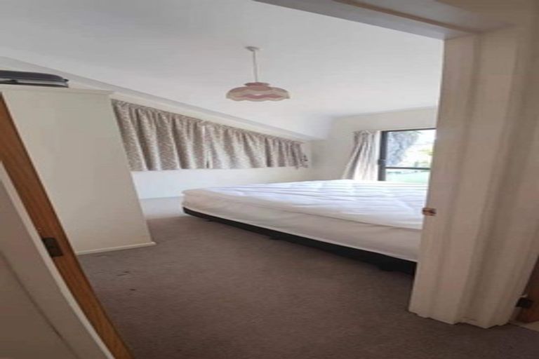 Photo of property in 7 Aotearoa Terrace, Murrays Bay, Auckland, 0630