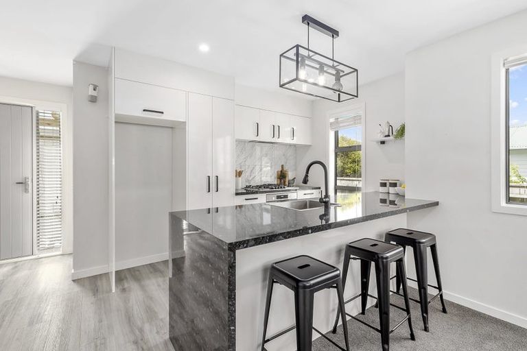 Photo of property in 23e Hinau Street, Tawa, Wellington, 5028