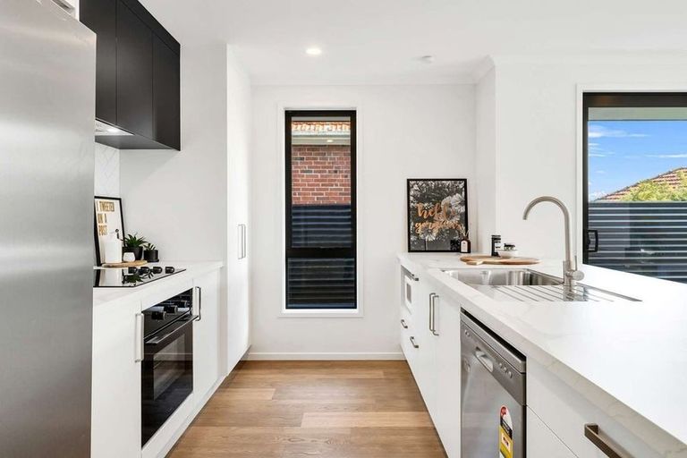 Photo of property in 51a Selwyn Crescent, College Estate, Wanganui, 4500