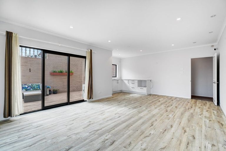 Photo of property in 31 Shibata Rise, Ranui, Auckland, 0612