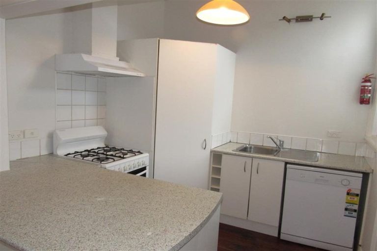 Photo of property in 37 Te Wharepouri Street, Berhampore, Wellington, 6023