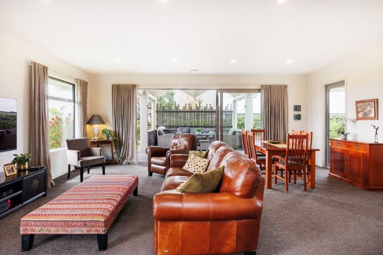 Photo of property in 20 Loveston Lane, Kelvin Grove, Palmerston North, 4470