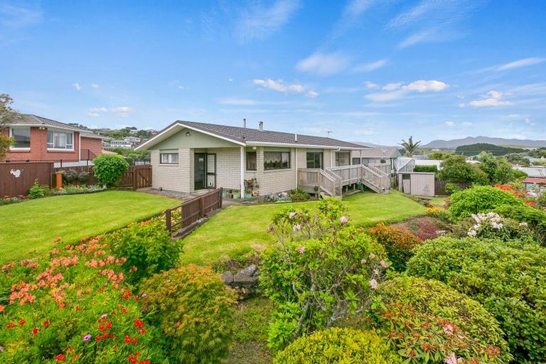 Photo of property in 15 Lydford Place, Spotswood, New Plymouth, 4310