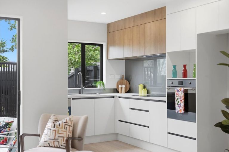 Photo of property in 4/7 Tapu Road, Huapai, Kumeu, 0810