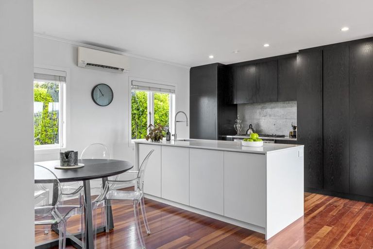 Photo of property in 1/74 College Road, Northcote, Auckland, 0627
