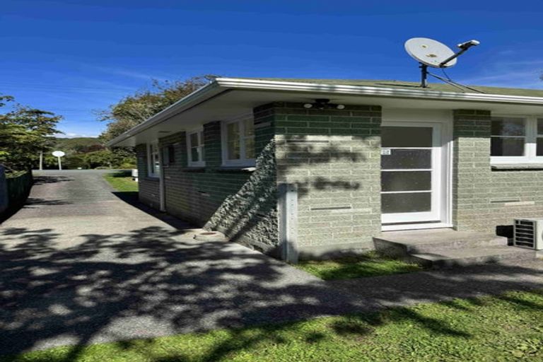 Photo of property in 1/1123 Fergusson Drive, Clouston Park, Upper Hutt, 5018