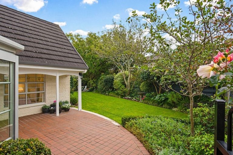 Photo of property in 5 Patterson Grove, Waikanae, 5036