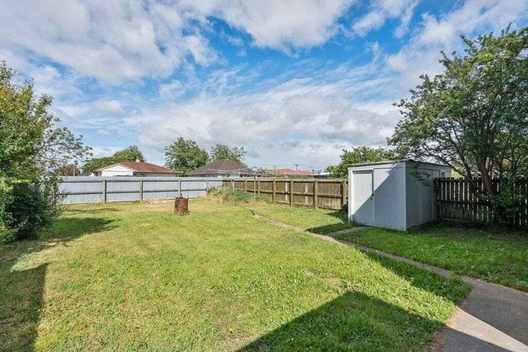 Photo of property in 50-52 Cameron Crescent, Masterton, 5810