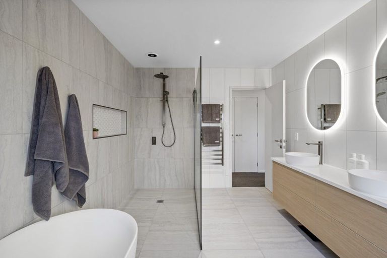 Photo of property in 9 Ellivani Rise, Pukekohe, 2120