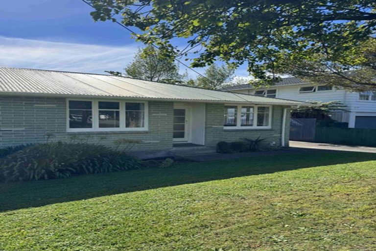 Photo of property in 1/1123 Fergusson Drive, Clouston Park, Upper Hutt, 5018