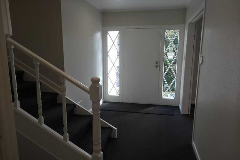 Photo of property in 2 The Anchorage, Sunnyhills, Auckland, 2010