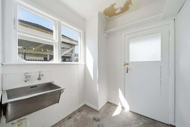 Photo of property in 50-52 Cameron Crescent, Masterton, 5810