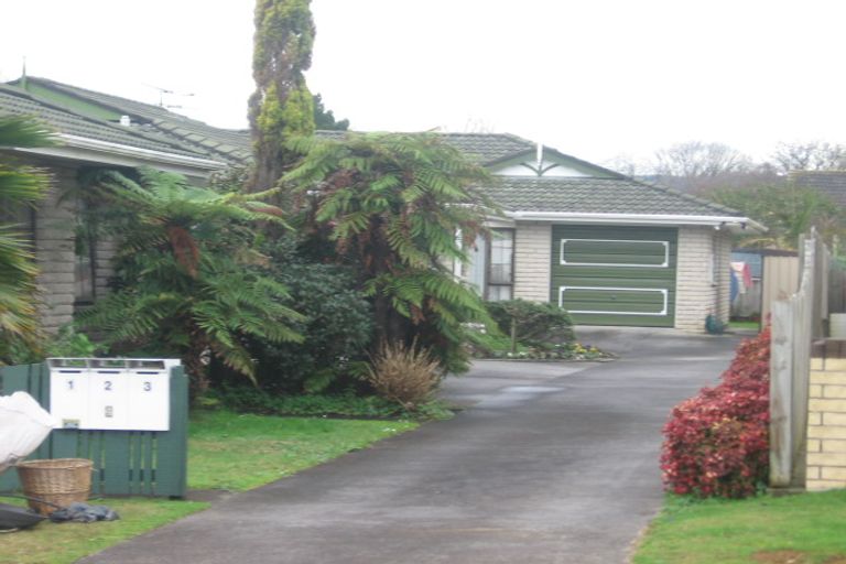 Photo of property in 1/4 Duke Street, Papakura, 2110