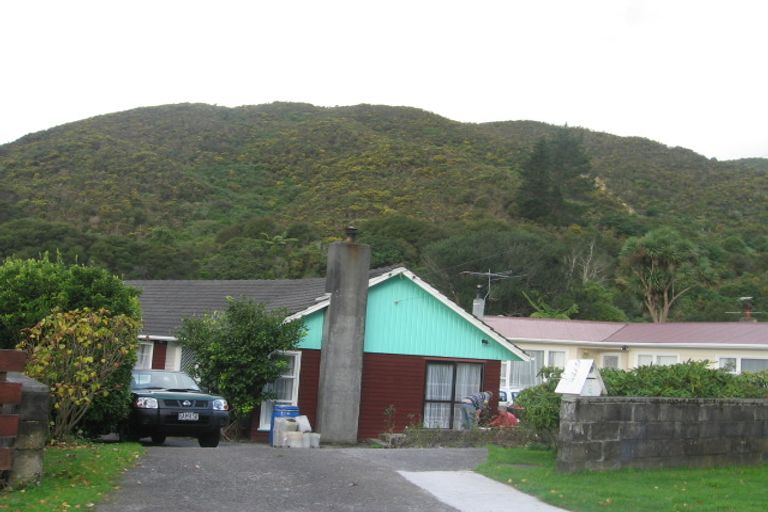 Photo of property in 9 Sunny Grove, Wainuiomata, Lower Hutt, 5014