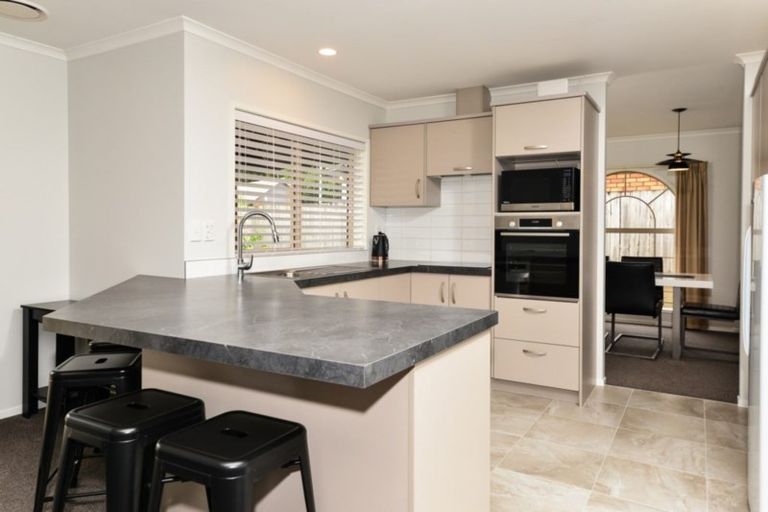 Photo of property in 21 Hensley Crescent, Flagstaff, Hamilton, 3210