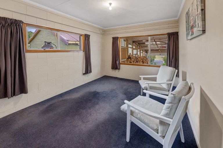 Photo of property in 402 South Road, Caversham, Dunedin, 9012