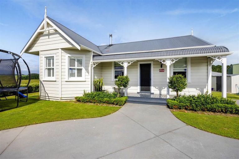 Photo of property in 200 Egmont Road, Hillsborough, New Plymouth, 4372
