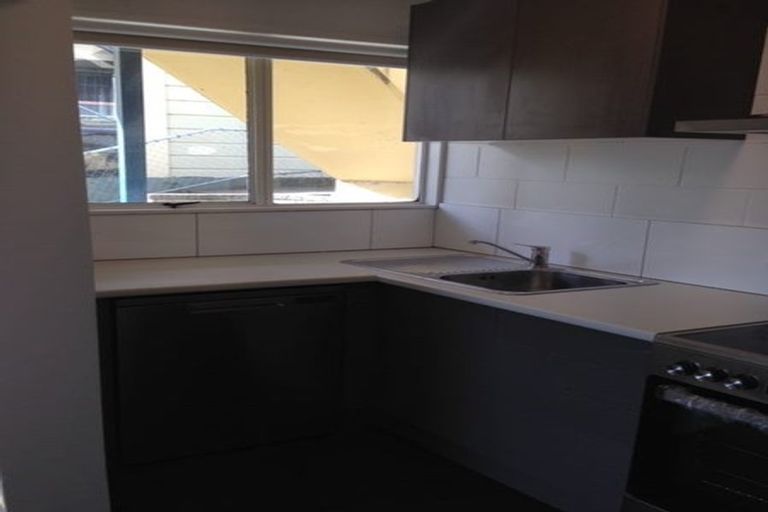 Photo of property in 35 Scarborough Terrace, Mount Victoria, Wellington, 6011