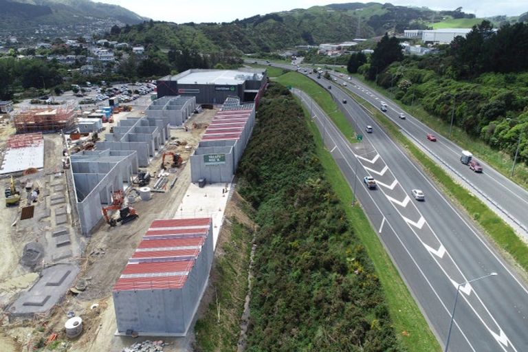 Photo of property in 1 Ara Paiwhenua, Tawa, Wellington, 5028