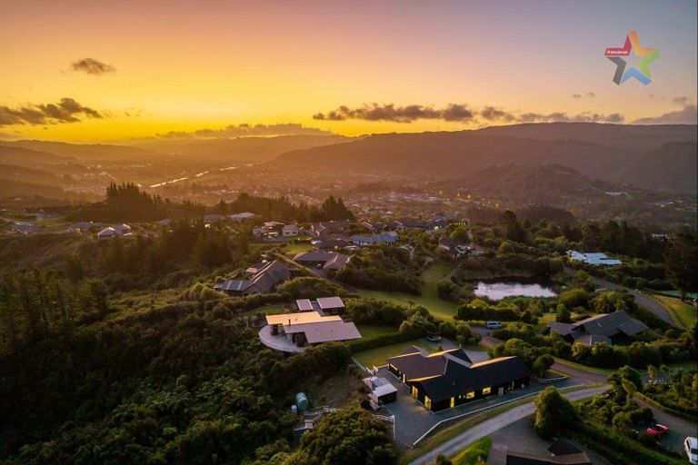 Photo of property in 13 Mount Marua Way, Timberlea, Upper Hutt, 5018