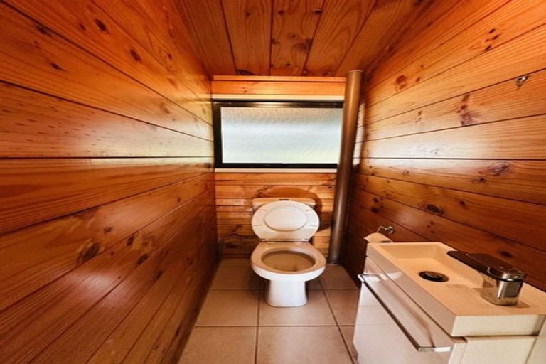 Photo of property in 11a Pendene Place, Forrest Hill, Auckland, 0620