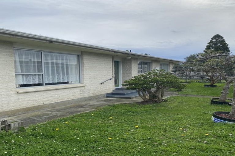 Photo of property in 11 Winiata Place, Otaki, 5512