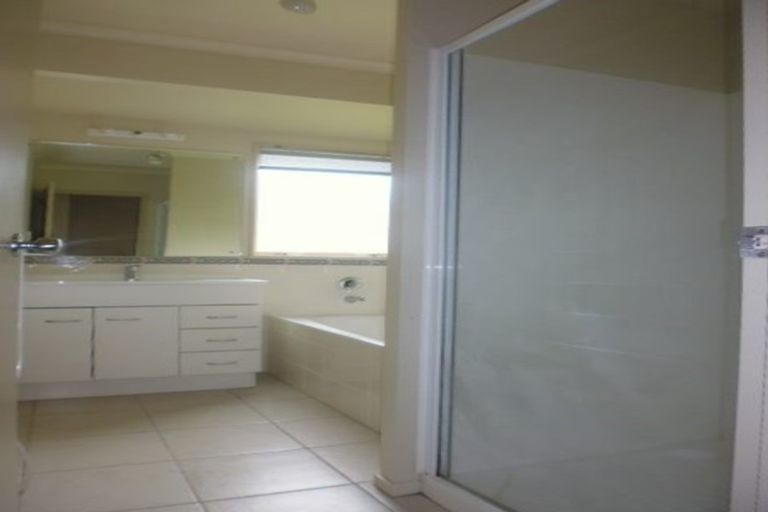 Photo of property in 21 Milson Drive, Papakura, 2110