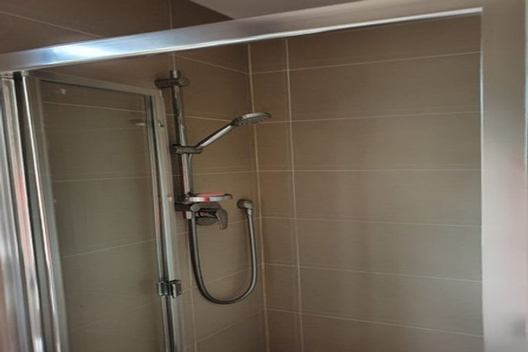 Photo of property in 22 Sarah Place, Farm Cove, Auckland, 2012