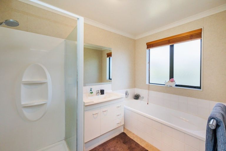 Photo of property in 9 Bouvardia Avenue, Milson, Palmerston North, 4414