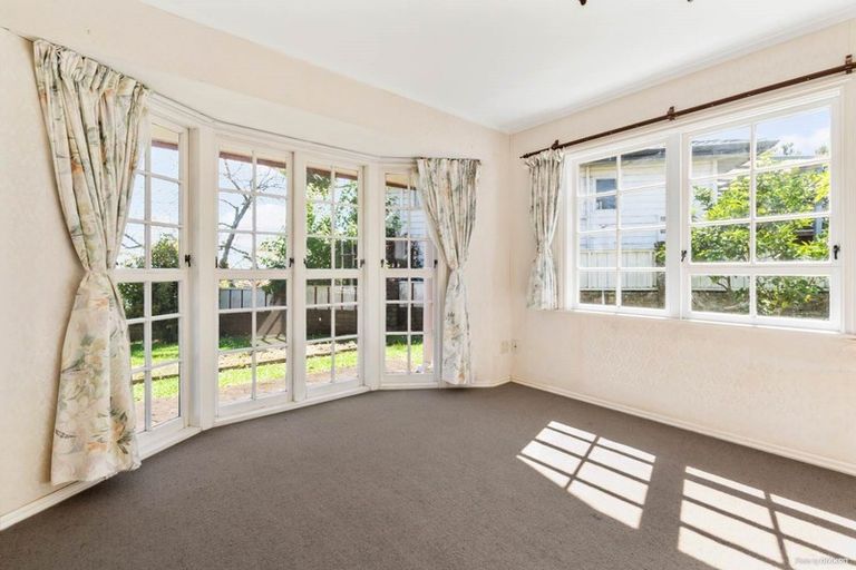 Photo of property in 5 Diosma Place, Botany Downs, Auckland, 2010