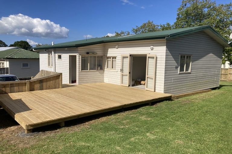 Photo of property in 1/5 Seabrook Avenue, New Lynn, Auckland, 0600