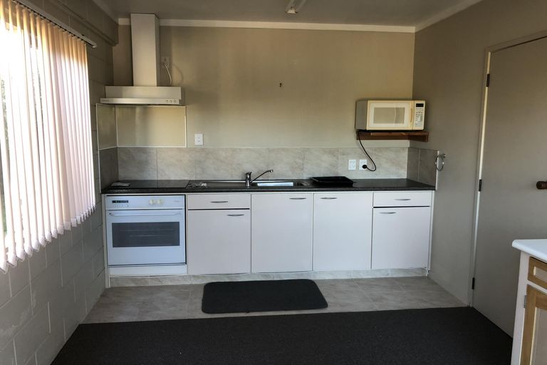Photo of property in 15 Cheriton Road, Mellons Bay, Auckland, 2014