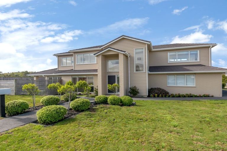 Photo of property in 99 Bayvista Drive, Karaka, Papakura, 2113