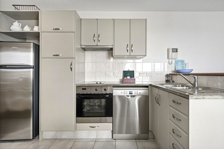 Photo of property in Anchorage Apartments, 309/36 Victoria Road, Mount Maunganui, 3116