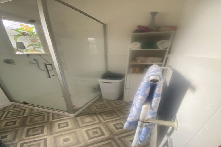 Photo of property in 2/523 Beach Road, Murrays Bay, Auckland, 0630