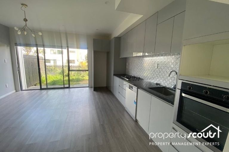 Photo of property in 8 Pasla Close, Papakura, 2110