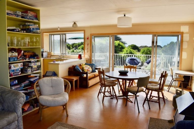 Photo of property in 45 Manga-pirau Street, Waikawa Beach, Manakau, 5573
