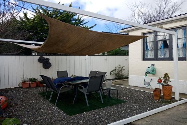 Photo of property in 11 Savage Crescent, Upper Hutt Central, Upper Hutt, 5018