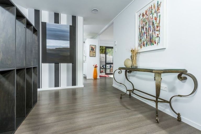 Photo of property in 2/23 Birchfield Road, Hauraki, Auckland, 0622