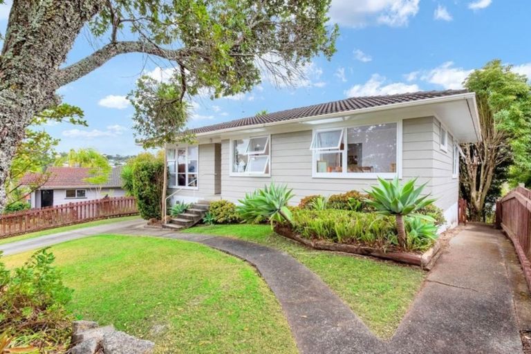 Photo of property in 50 Tamahere Drive, Glenfield, Auckland, 0629