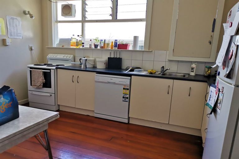 Photo of property in 1/17 Clifton Terrace, Kelburn, Wellington, 6012