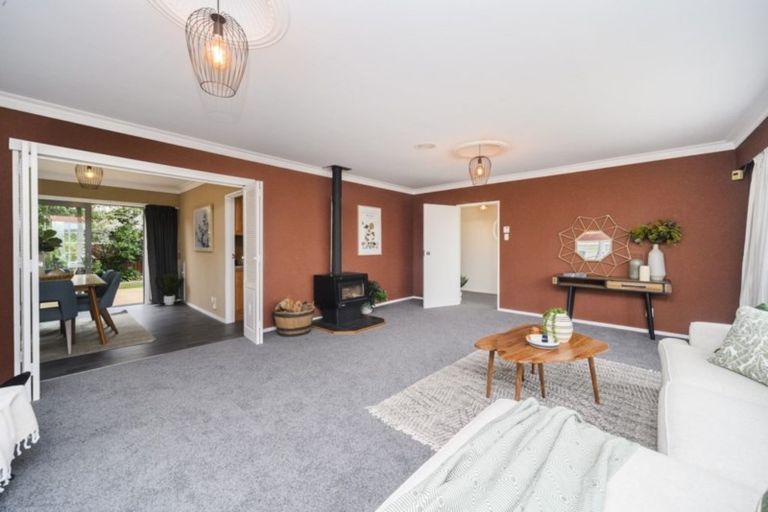 Photo of property in 25 Chilton Grove, Hokowhitu, Palmerston North, 4410