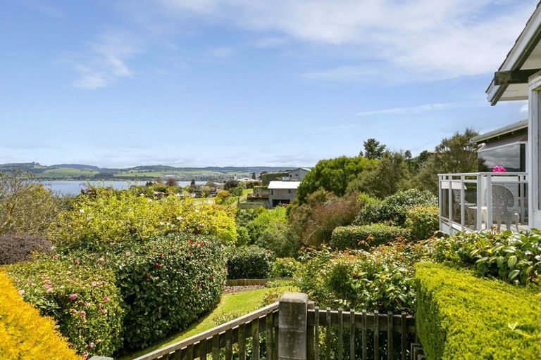 Photo of property in 60 Harvey Street, Waipahihi, Taupo, 3330