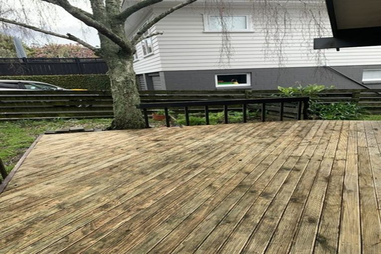 Photo of property in 1/33 Woodstock Road, Forrest Hill, Auckland, 0620