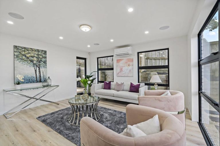 Photo of property in 11 Tawapou Close, Massey, Auckland, 0614