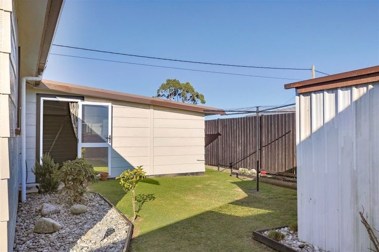 Photo of property in 16 Hunter Street, Westport, 7825