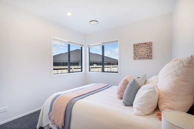 Photo of property in 23 Queen Charlotte Drive, Aotea, Porirua, 5024